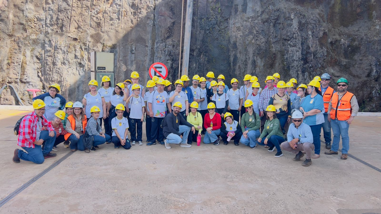 Abertura  da Semana Nacional da Pessoa com Deficiência Intelectual e Múltipla 2025,  com visita  dos alunos a usina da Kinross de Caçu-GO